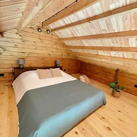 Luxusní stan Mountain Eco Shelter 4